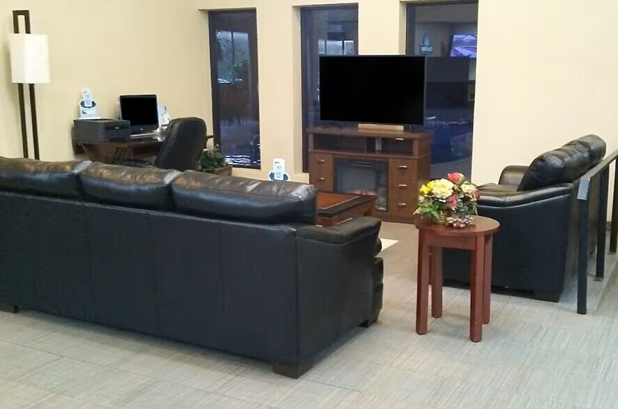 More Photos Of 2818 S Van Buren St, Enid Hotel For Sale