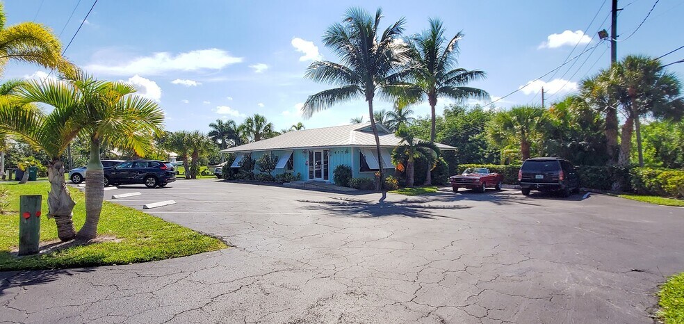 Primary Photo Of 4575 SE Dixie Hwy, Stuart Office For Sale