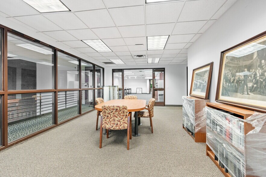 More Photos Of 2905 Lexington Ave S, Eagan Flex For Sale