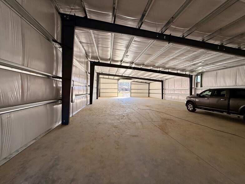 More Photos Of 347 Rymer Rd, Chatsworth Warehouse For Lease