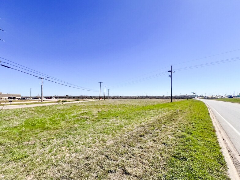 More Photos Of 1011 E Overland Trl, Abilene Land For Sale