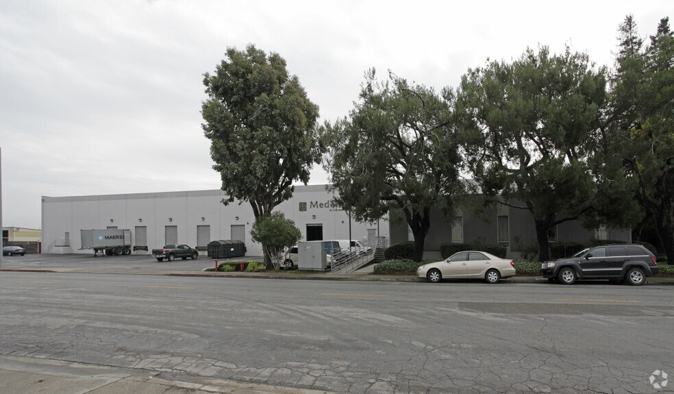 More Photos Of 2434 Polvorosa Ave, San Leandro Warehouse For Lease