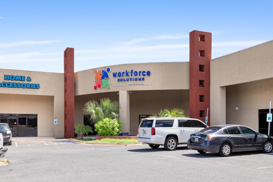 More Photos Of 901 Travis St, Mission General Retail For Sale