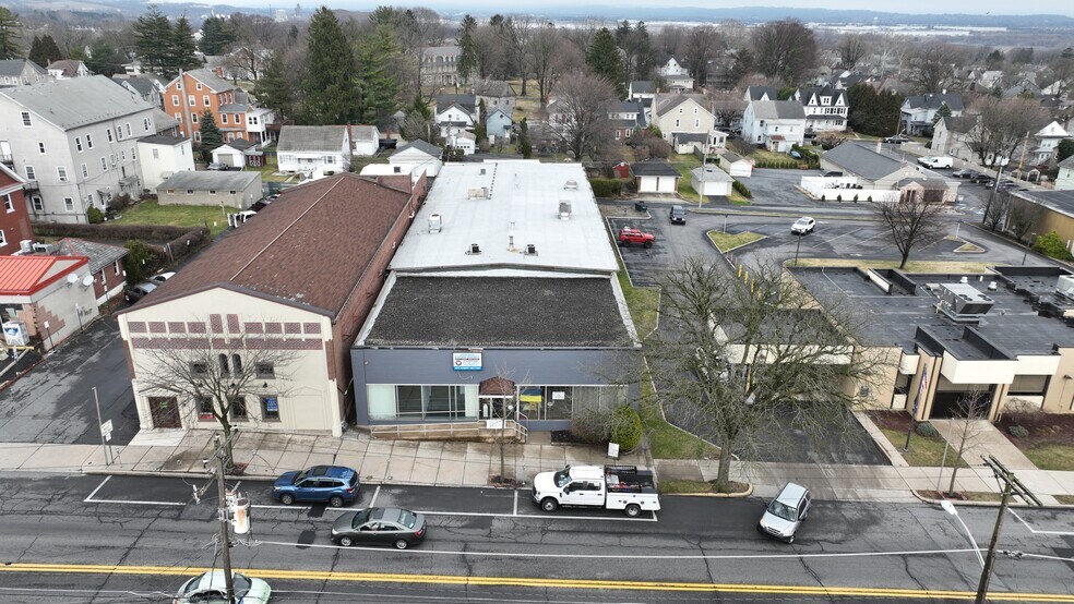 More Photos Of 25 S Broad St, Nazareth Medical For Lease