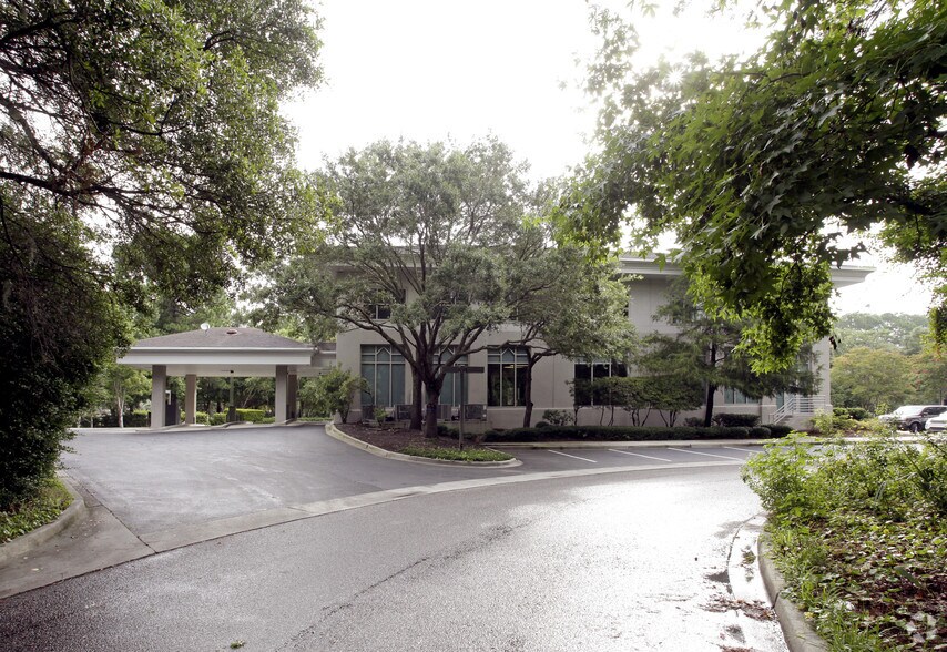 More Photos Of 4 Office Way, Hilton Head Island Bank For Sale