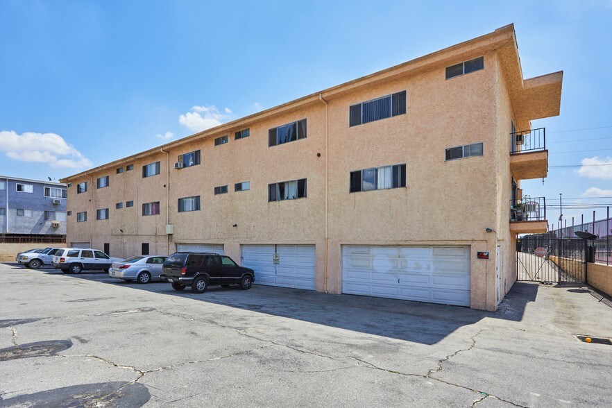 More Photos Of 14949 Roscoe Blvd, Panorama City Apartments For Sale