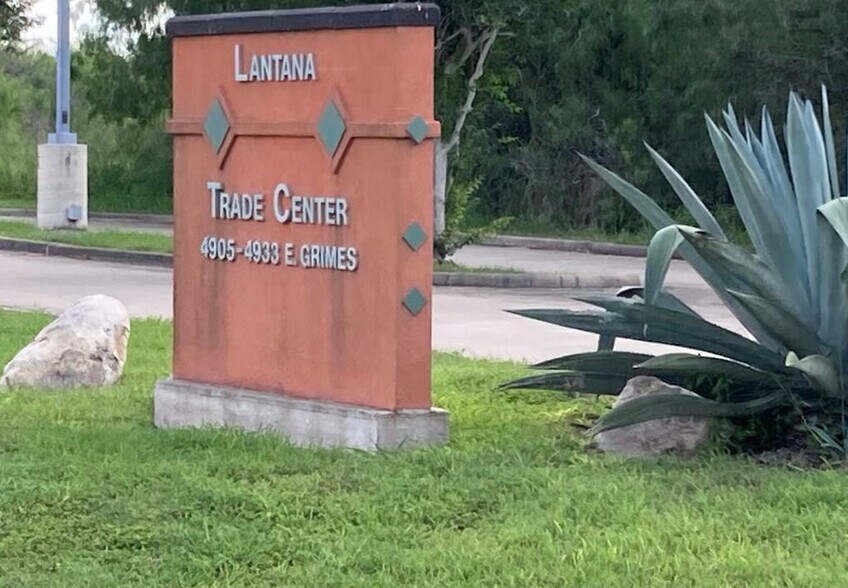 More Photos Of 4905 E. Grimes st, Harlingen Office For Sale