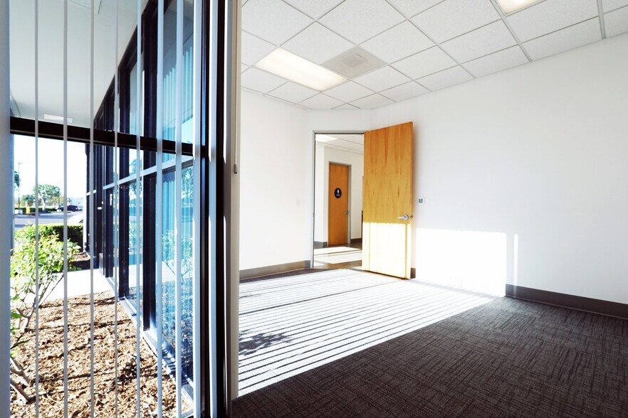 More Photos Of 13765 Alton Pky, Irvine Research And Development For Lease