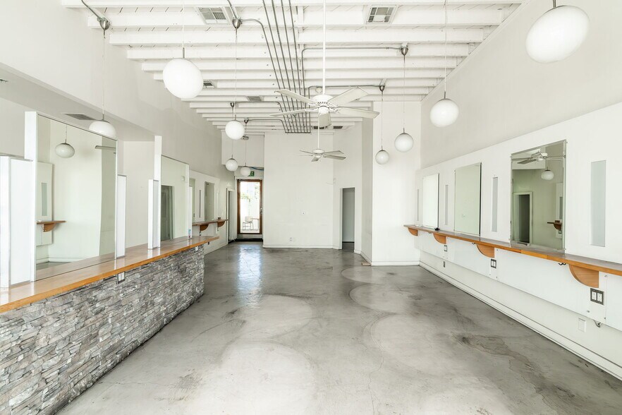 More Photos Of 723-727 N Fairfax Ave, Los Angeles General Retail For Lease