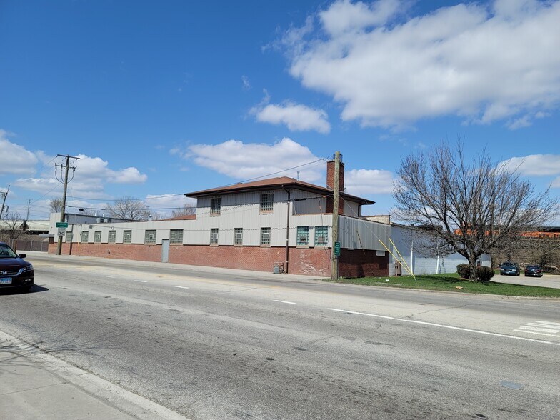 More Photos Of 9600 W Ogden Ave, La Grange Warehouse For Lease