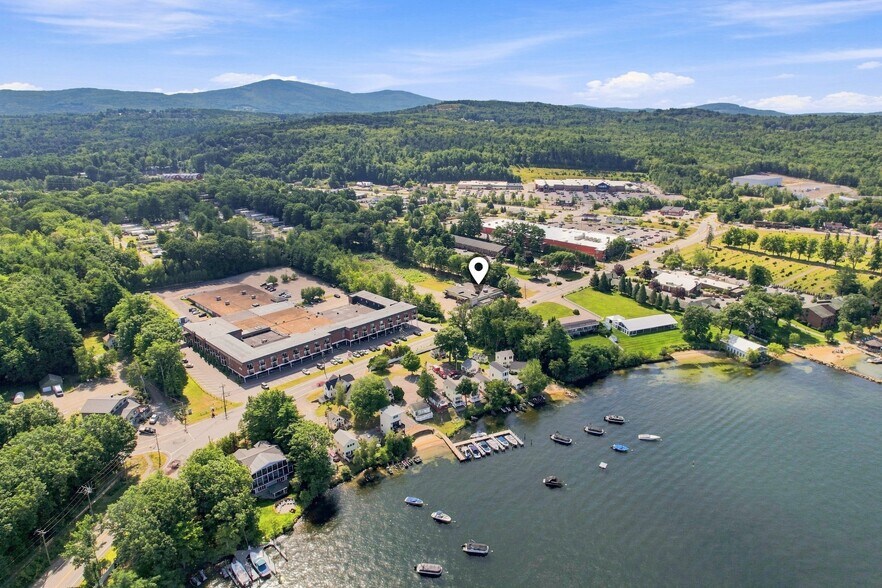 More Photos Of 95 Lake St, Gilford Restaurant For Sale