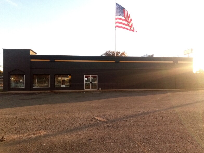 Primary Photo Of 1207 N Church St, Atkins Fast Food For Sale