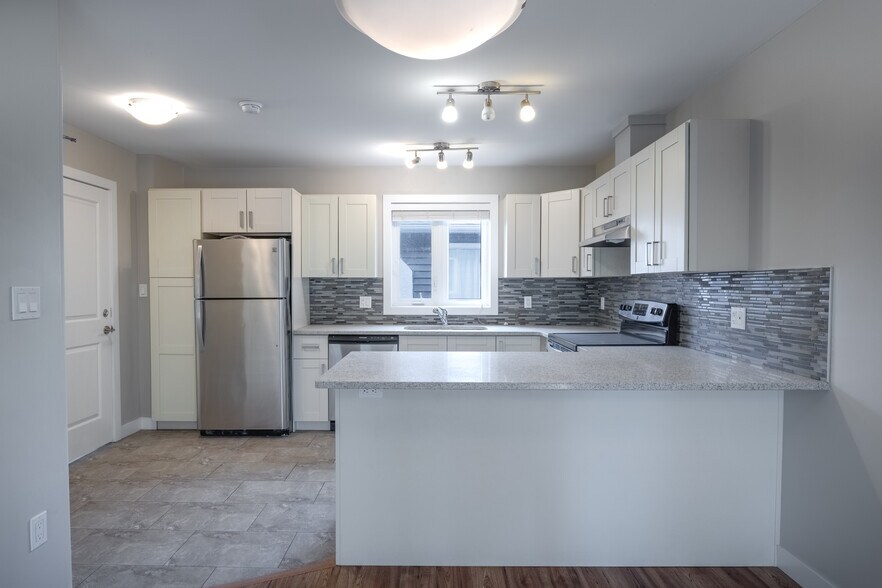 More Photos Of 10204-10210 113 Ave NW, Edmonton Apartments For Sale