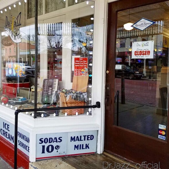 More Photos Of 230 W Saint Louis St, Lebanon Restaurant For Sale