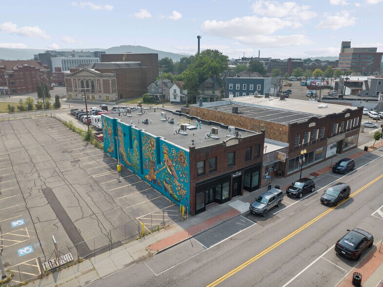 More Photos Of 214-218 Main St, Johnson City Storefront For Lease