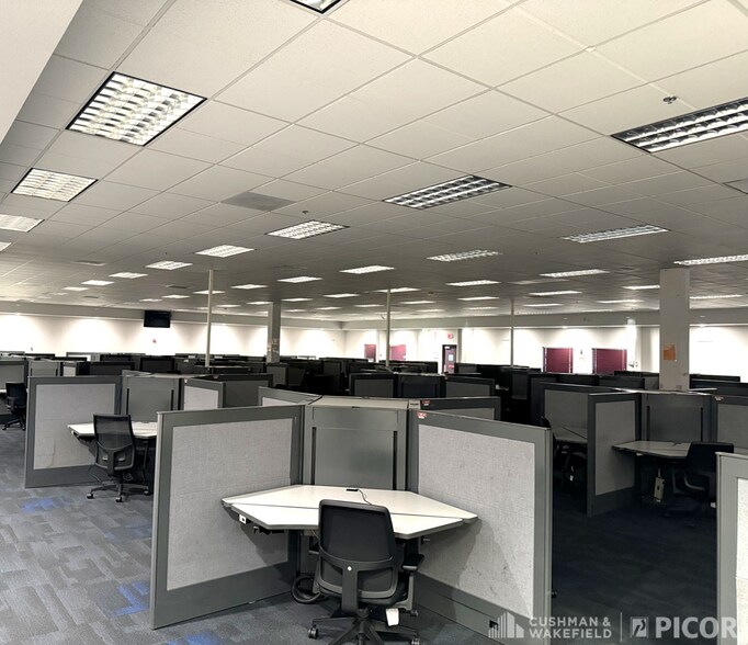 More Photos Of 2929 E Corona Rd, Tucson Light Distribution For Lease