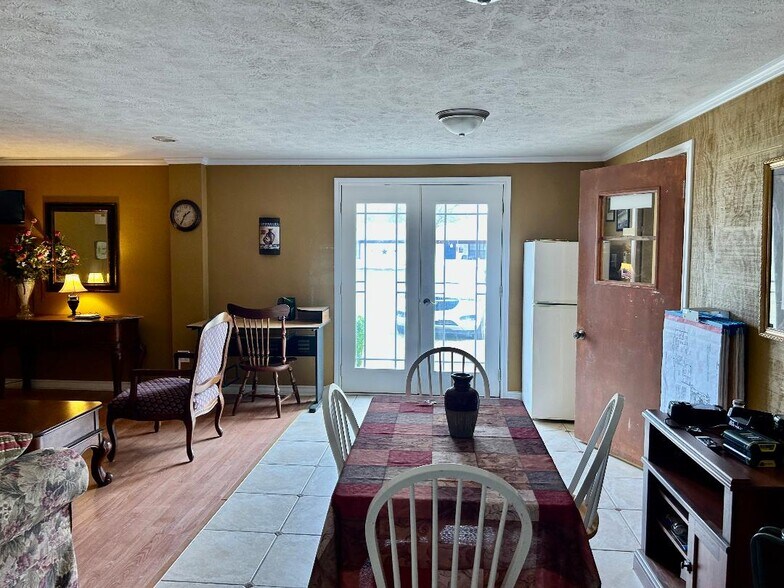 More Photos Of 605 Howard St, Queen City Specialty For Sale