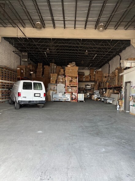More Photos Of 434 Johnson Ave, Brooklyn Warehouse For Lease