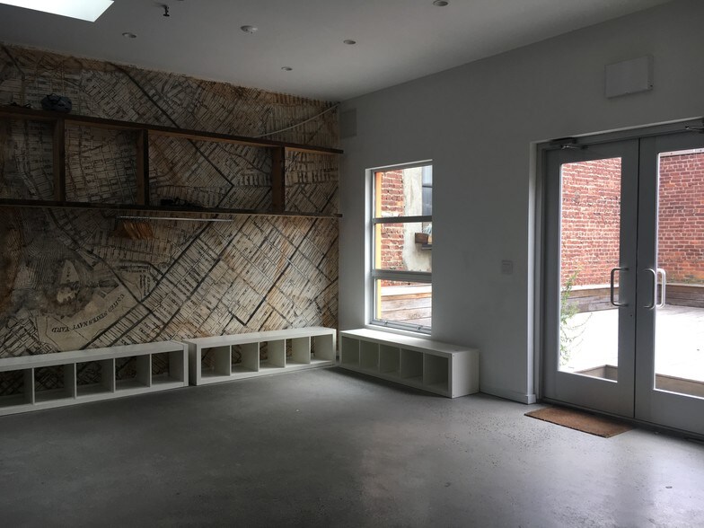 More Photos Of 74 N 8th St, Brooklyn Storefront Retail Office For Lease