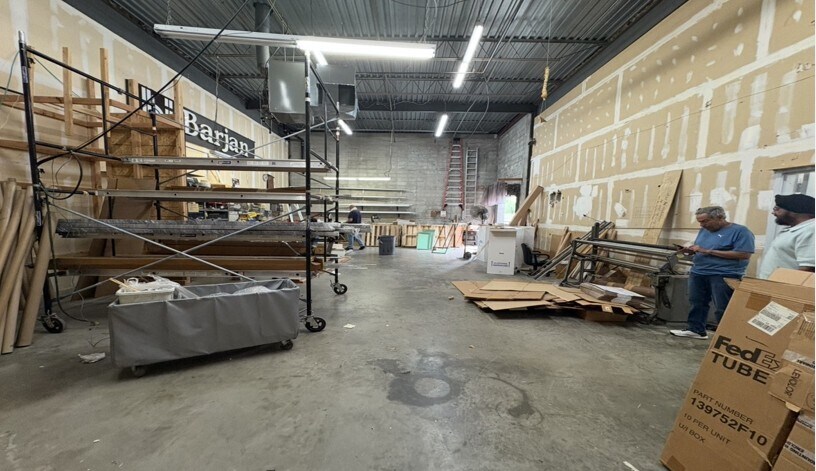 More Photos Of 28 Baiting Place Rd, Farmingdale Warehouse For Lease