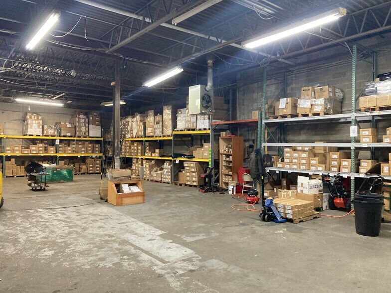 More Photos Of 4090 Austin Blvd, Island Park Service For Lease