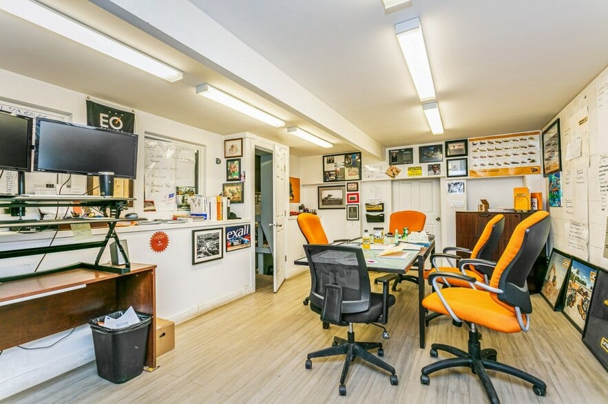 More Photos Of 7912 Yellowhead Trl NW, Edmonton Service For Lease