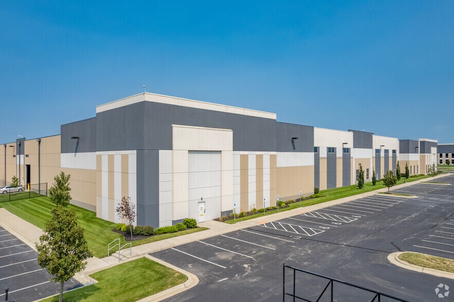 More Photos Of 30500 W 183rd St, Gardner Unknown For Lease