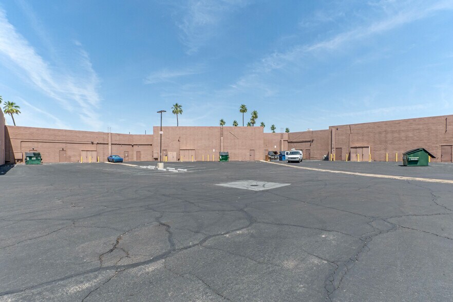 More Photos Of 7333 W Thomas Rd, Phoenix Storefront For Lease
