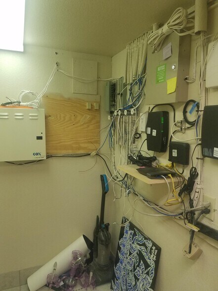 More Photos Of 2008 Hamilton Ln, Las Vegas Office For Sale