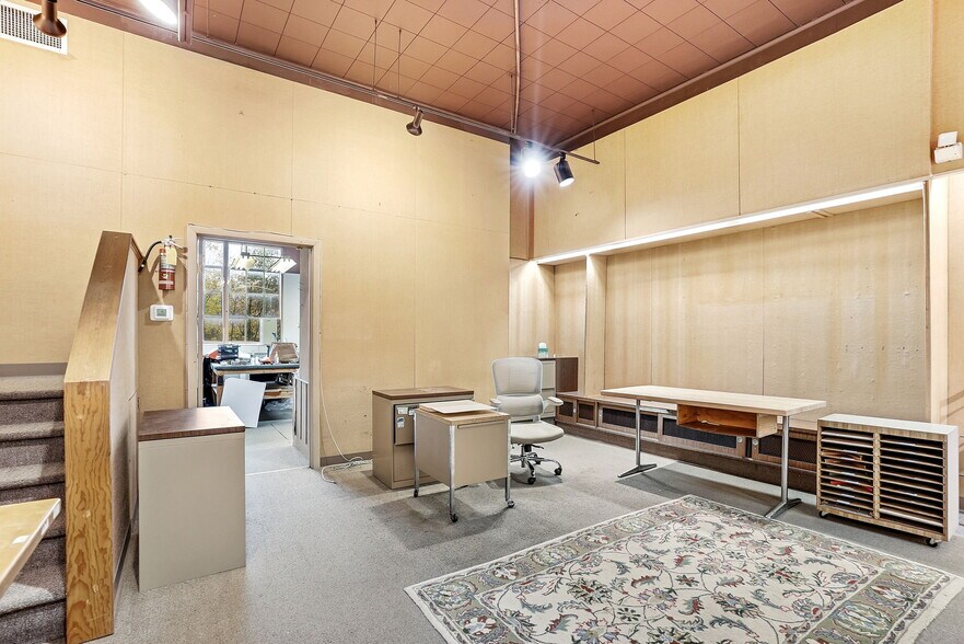 More Photos Of 1157 Pleasantville Rd, Briarcliff Manor Storefront For Sale