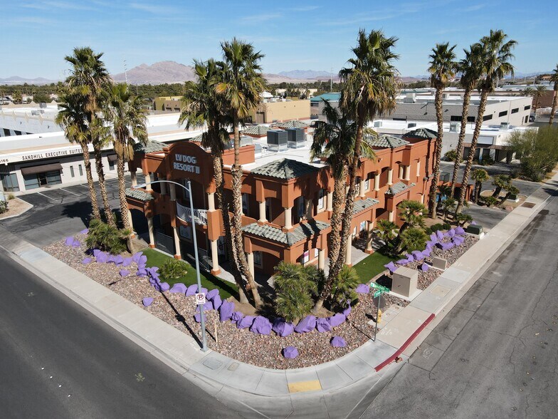 More Photos Of 6188 S Sandhill Rd, Las Vegas Veterinarian Kennel For Sale