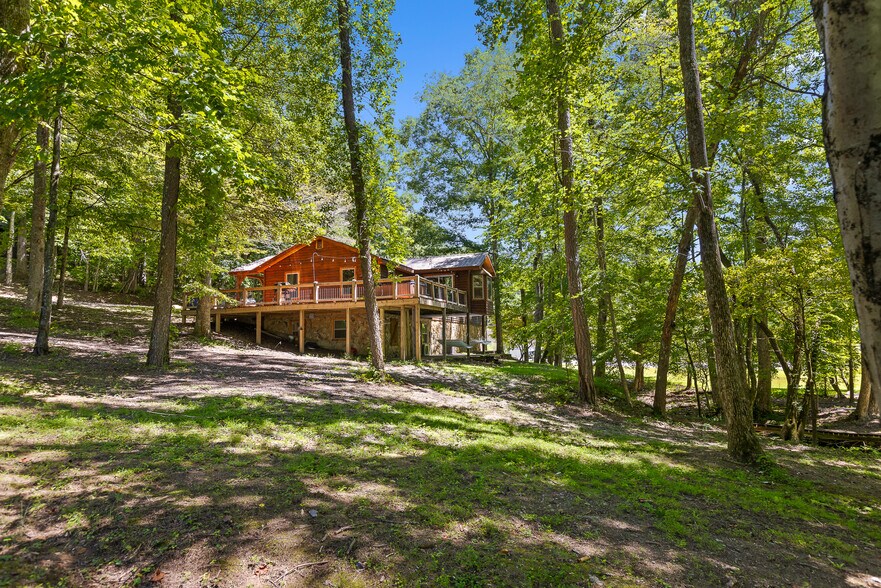 More Photos Of 340 Willow Creek Dr, Blue Ridge Hotel For Sale