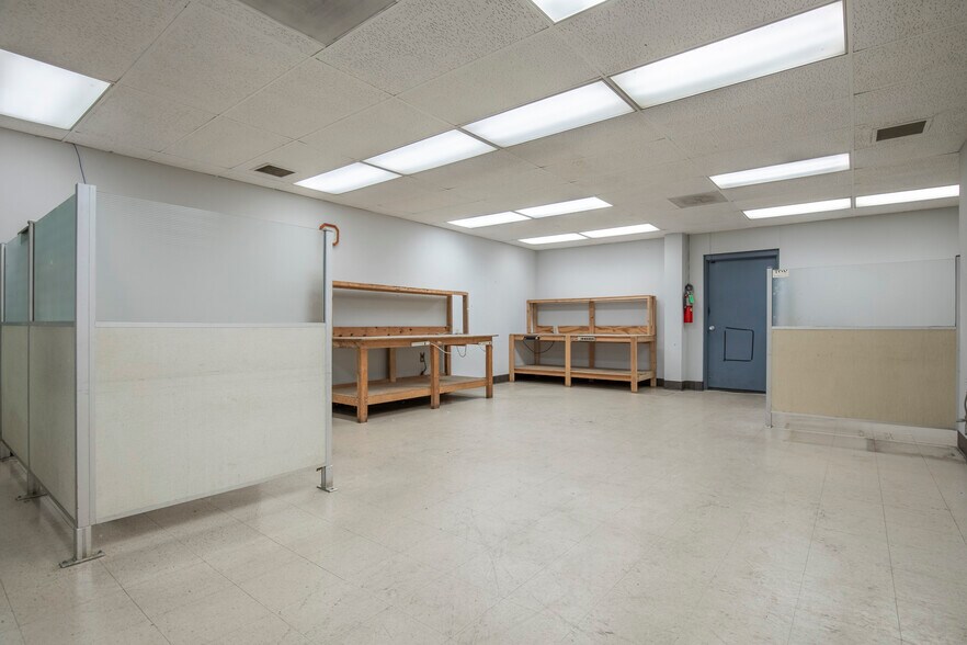 More Photos Of 5723-5733 Manchester Ave, Saint Louis Industrial For Lease