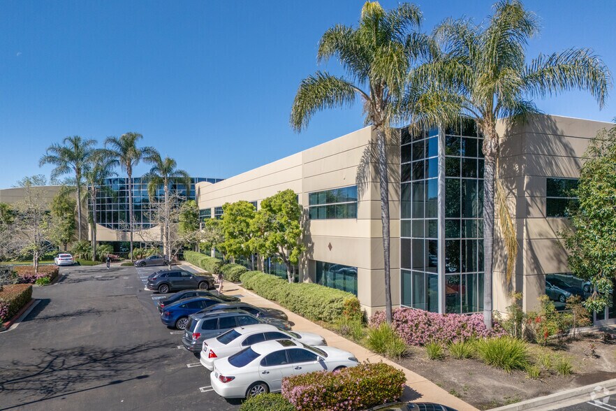 Primary Photo Of 2 South Pointe Dr, Lake Forest Office For Lease