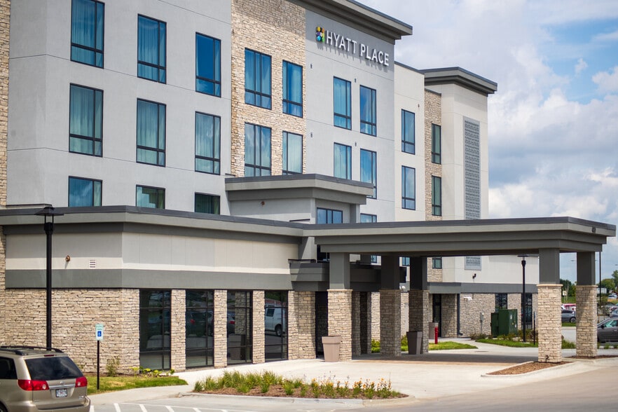 More Photos Of Hubbell Ave And Bass Pro Dr, Altoona General Retail For Lease