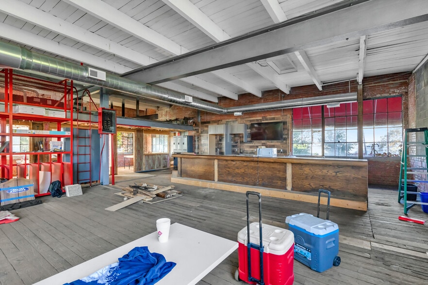 More Photos Of 2032 W 105th St, Cleveland Warehouse For Sale