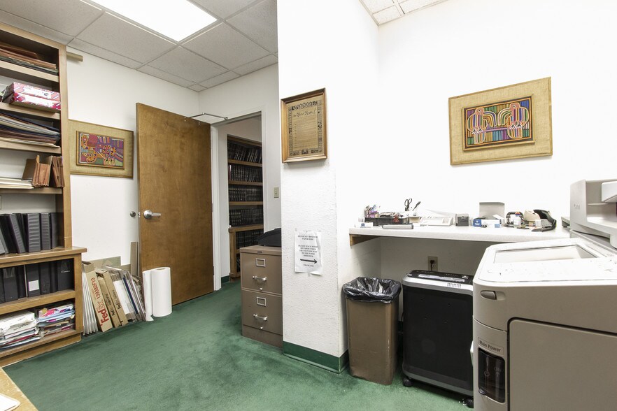 More Photos Of 4171 N Mesa St, El Paso Office For Sale