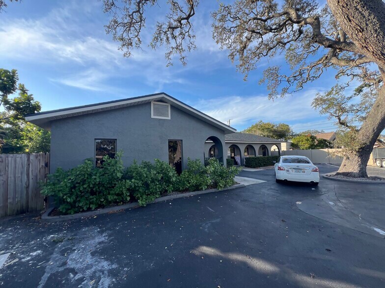 More Photos Of 11520 Oakhurst Rd, Largo Medical For Lease