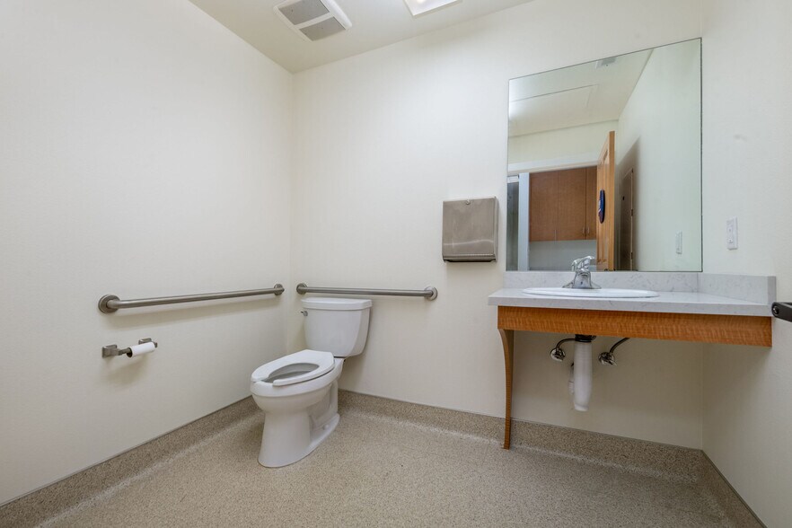 More Photos Of 351-356 Providence Mine Rd, Nevada City Medical For Lease