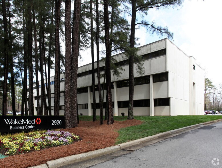 More Photos Of 2920 Highwoods Blvd, Raleigh Office For Lease