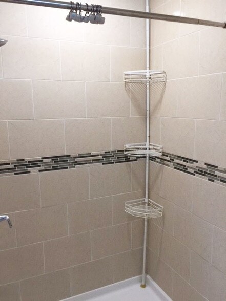 More Photos Of 841-847 McCully St, Honolulu Freestanding For Lease