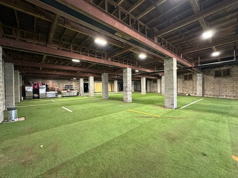 More Photos Of 2500 Sparrows Point Rd, Sparrows Point Storefront For Lease