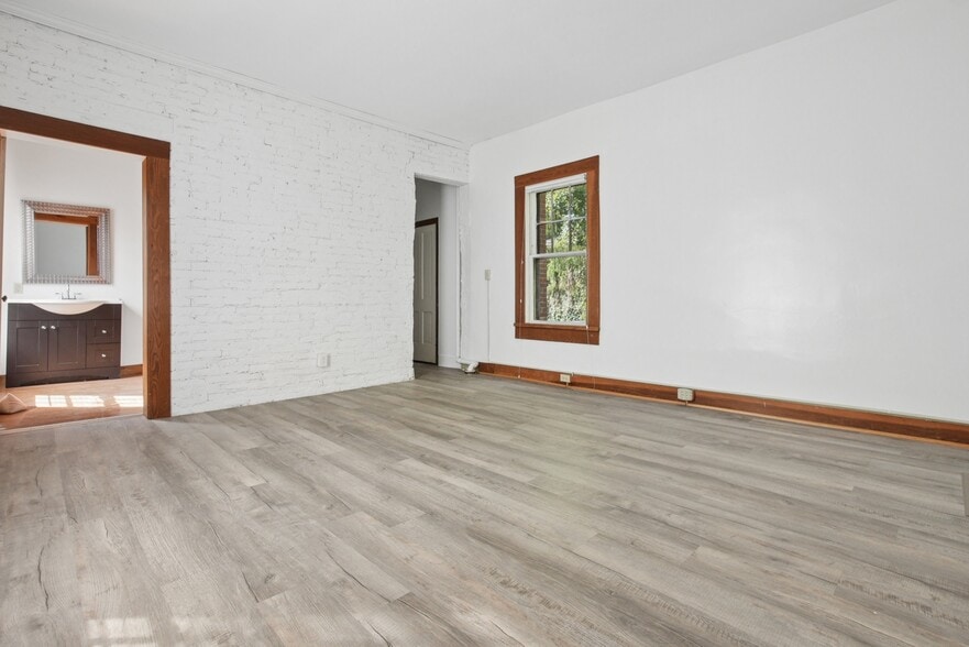 More Photos Of 54 E Whittier St, Columbus Medical For Lease