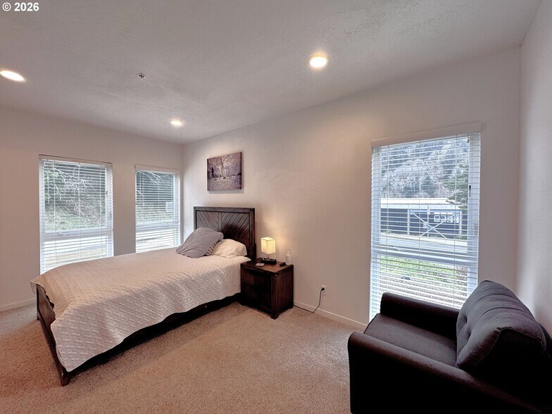 More Photos Of 94353 Leith Rd, Gold Beach Apartments For Sale