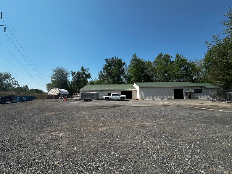 More Photos Of 7704 Maltlage Dr, Bayberry Flex For Sale