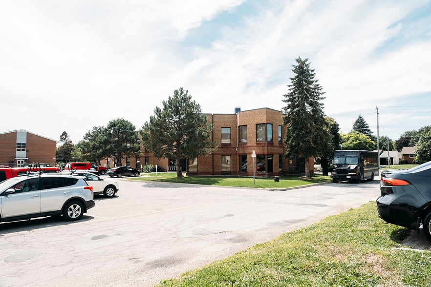 More Photos Of 230 First Ave, St Thomas Medical For Lease