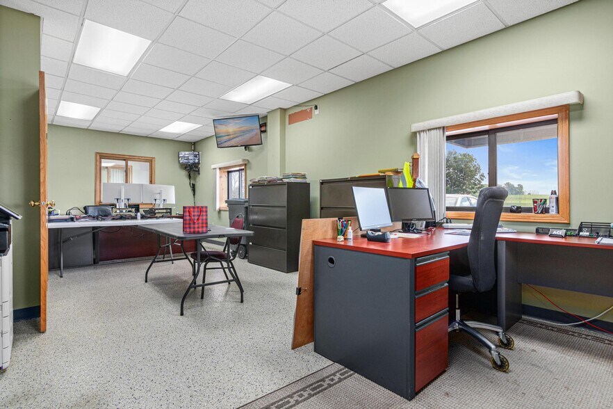 More Photos Of 671-675 Grupe St, Roberts Warehouse For Sale