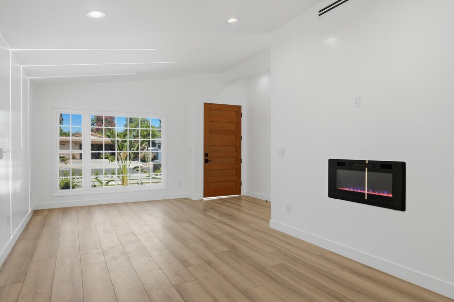 More Photos Of 22928 Leadwell St, West Hills Apartments For Sale