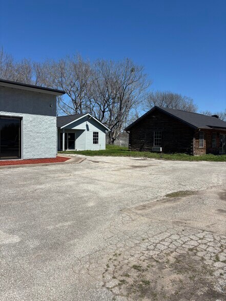 More Photos Of 11950 Alief Clodine Rd, Houston Light Distribution For Sale