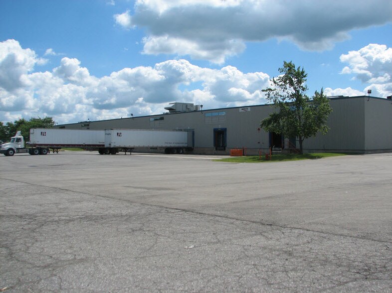 More Photos Of 8699 Stanley Ave, Niagara Falls Warehouse For Lease